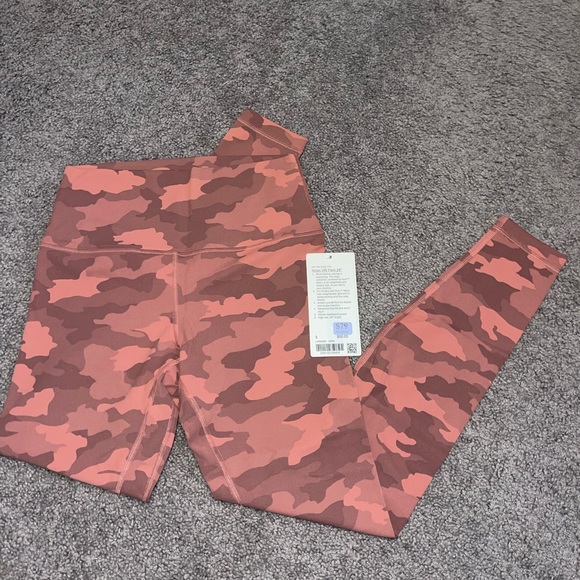 lululemon athletica Pants - LULULEMON 28” Aligns